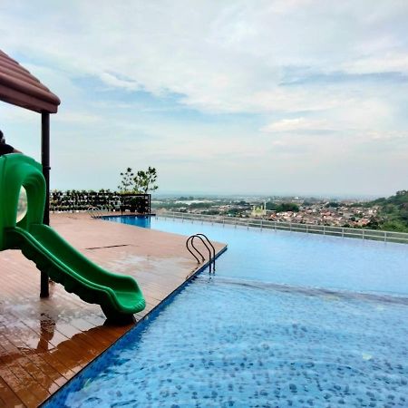 Amartha View Apartement Tambakaji Exterior foto